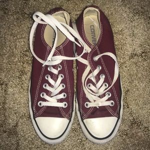 converse (burgundy)